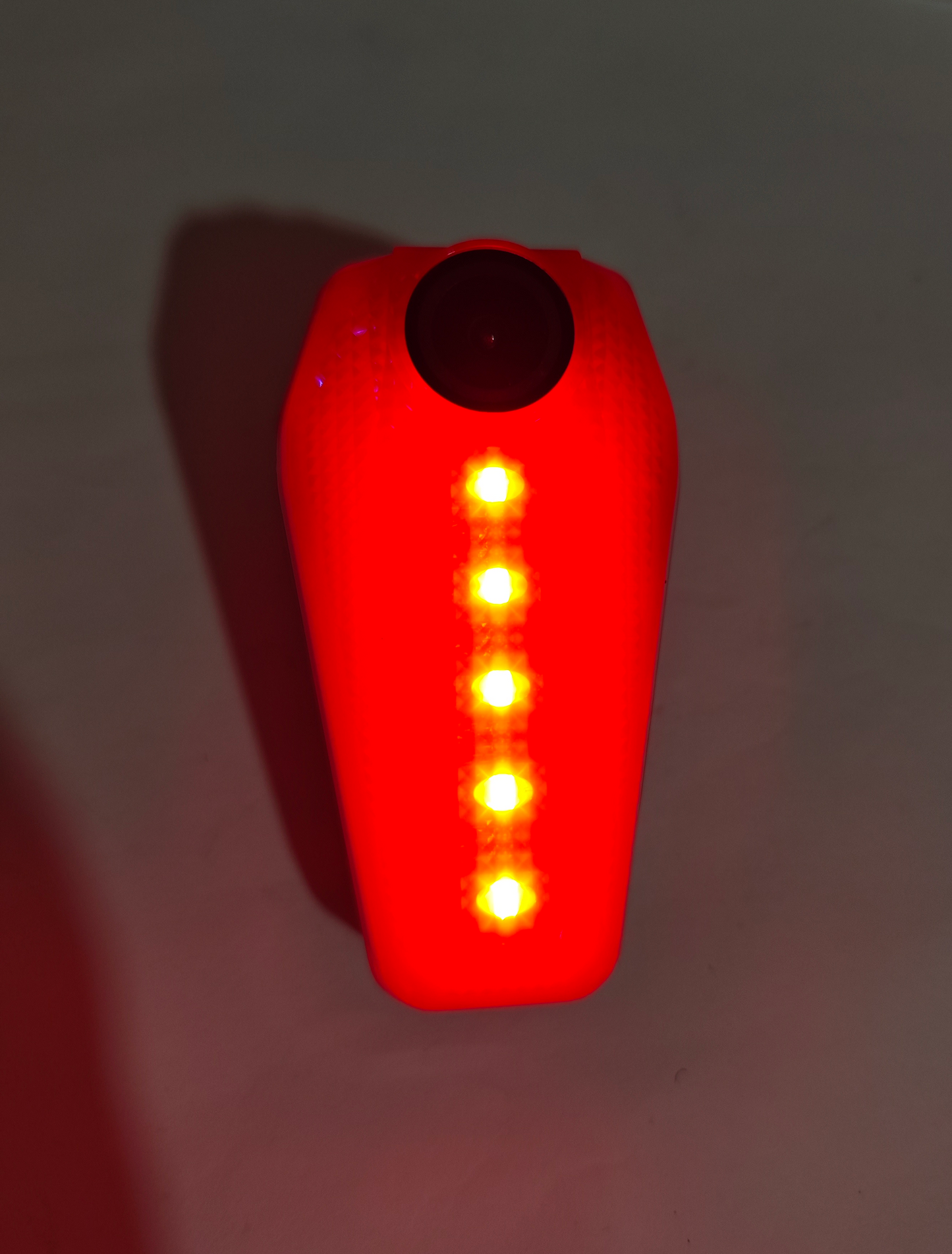 Cámara con luz trasera para bicicletas
